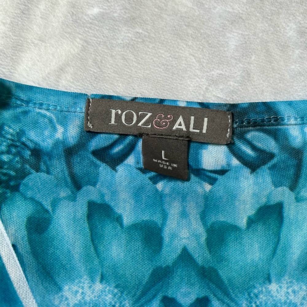 Roz & Ali Blue Floral Lace Blouse - Picture 4 of 9